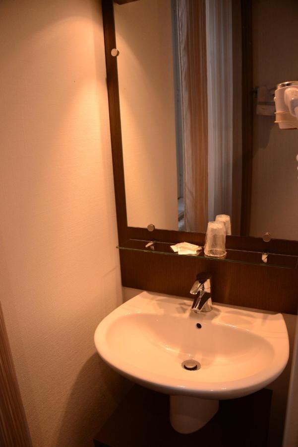Hotel De Bourgogne La Clayette Екстер'єр фото