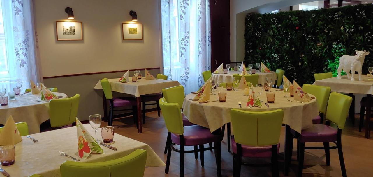 Hotel De Bourgogne La Clayette Екстер'єр фото