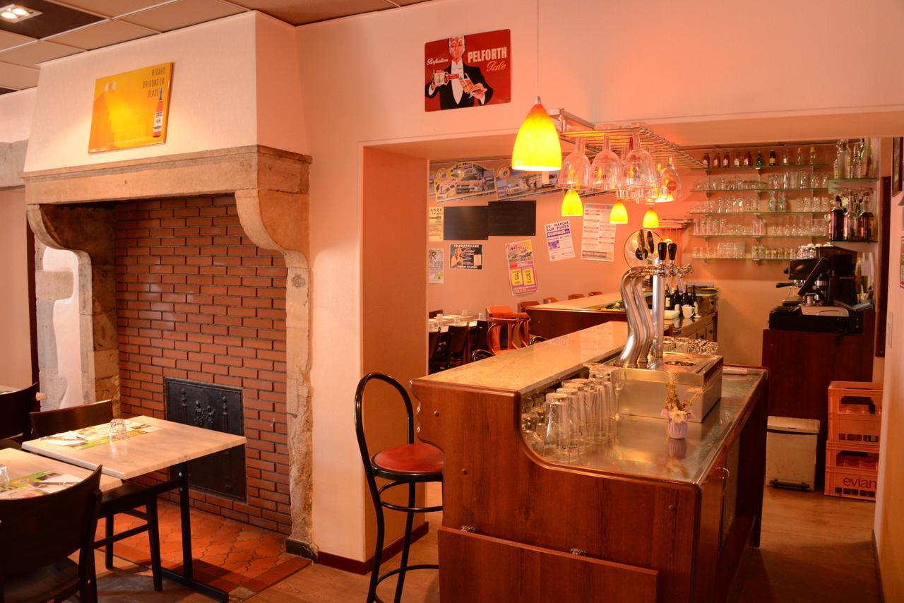 Hotel De Bourgogne La Clayette Екстер'єр фото