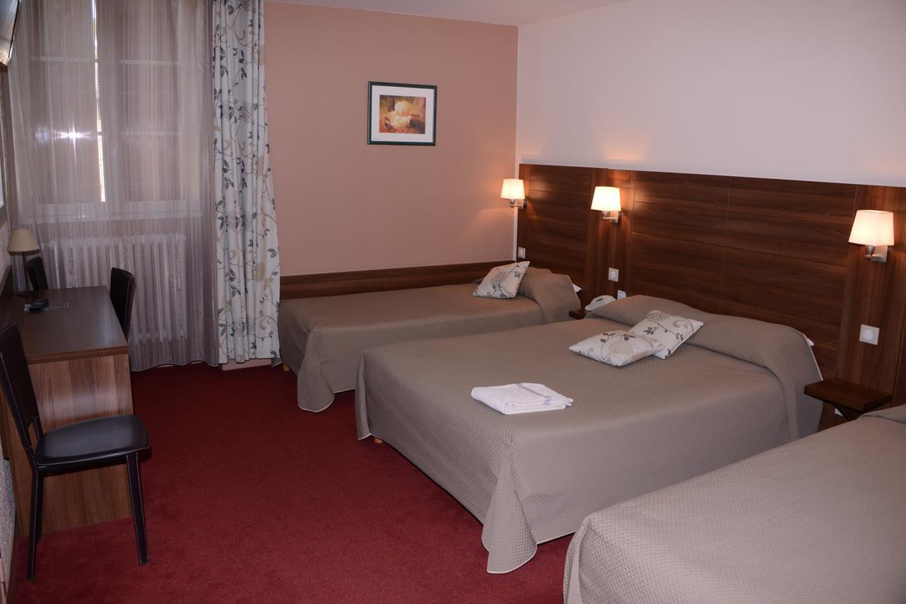Hotel De Bourgogne La Clayette Екстер'єр фото
